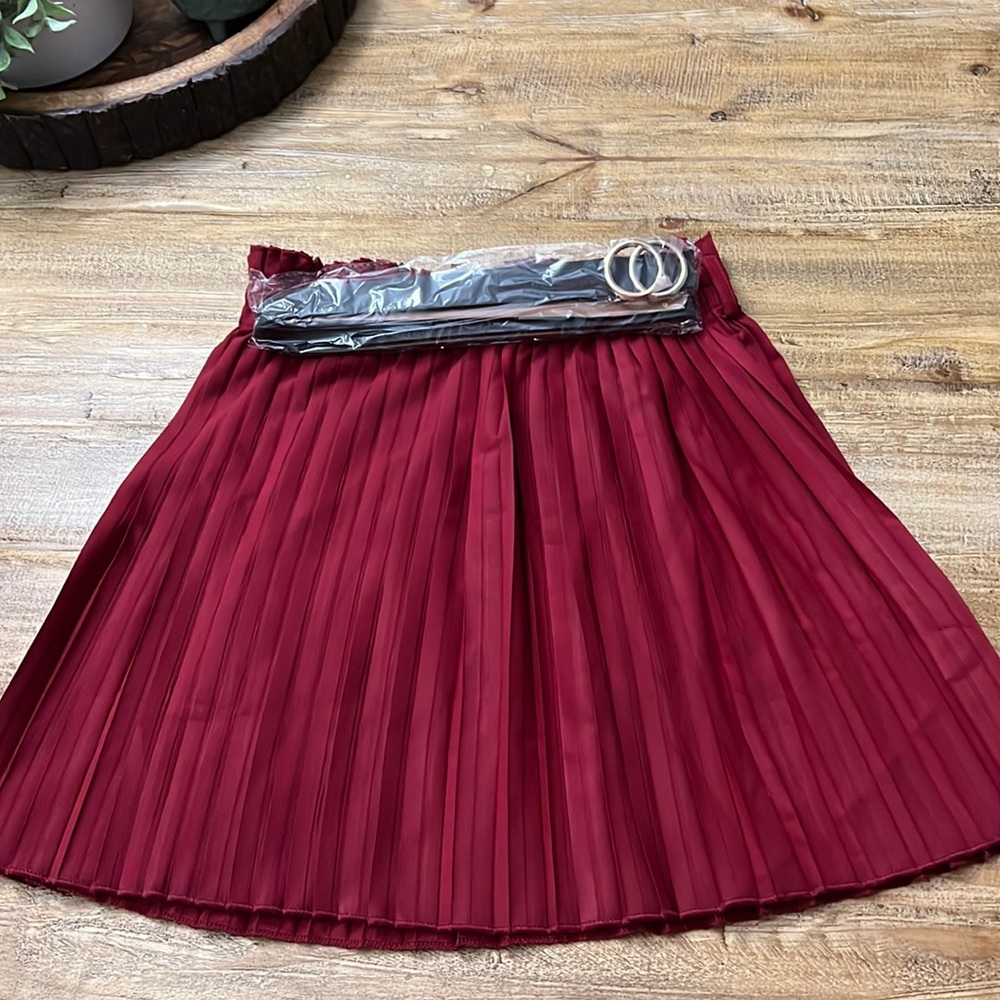 New without tags mini skirt and belt